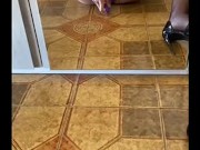 Godo con un vibratore nella figa mi mastrubo allo specchio 15/16