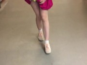 Свечу киской и попкой в магазине в юбке без трусиков 10/16