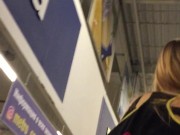 Свечу киской и попкой в магазине в юбке без трусиков 15/16