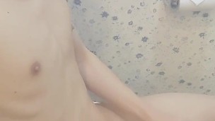 トイレでおちんちんシコシコオナニーっ