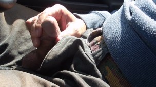 Japanese amateur boy secretly masturbation in the parking lot!