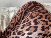 Позволила своему соседу оттрахать мою писечку  1/16