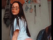 Hot Mom Shakes Her Ass For The First Time 