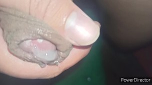 Masturbandome encima de mi Toalla