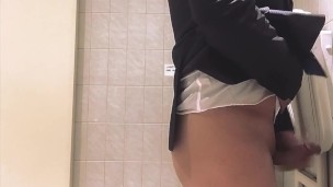 多目的トイレでオナニー