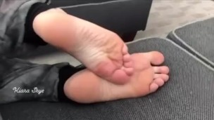 Wide Delicious Soles Tease with Scrunching