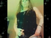 Working the shorts and my big sexy booty. I love to entertain you