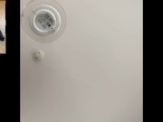 【女装】私服〇学生が天井の電球を取り換え、逆さ撮りで可愛い白パンチラ！ - Screenshot 1 of 16 - HD