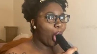 Nasty vadia com óculos