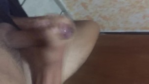 Me la jalo en el baño de mi novia 