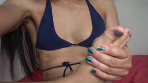 hot tranny enjoy her feet