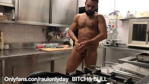 naked chef cums in burger and eats it