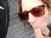 Vamos a recoger q mi novio pero no puedo resistirme a chuparsela a su amigo 10/16