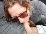 Vamos a recoger q mi novio pero no puedo resistirme a chuparsela a su amigo 2/16