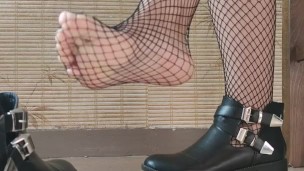 Nylon feet fetish