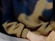 Играю с сосками в машине, мастурбирую и кончаю на парковке 11/16