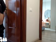 Prima si scopa la colf e poi distrugge il culo alla mogliettina - La colf in bagno di nascosto P.1 5/16