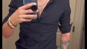 Tiktok Babe , strip tease ???? 
