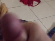 Lo encuentro masturbandose y se la chupo latina suck cock sloppy blowjob 