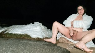 Late night public squirt