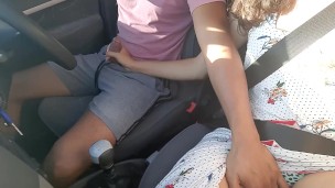 Mi novia me masturba mientras la llevo a casa | Argentina Amateur | ParejaPornhub