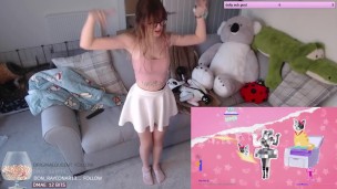 EGIRL DANCING AND BEHAVING LIKE A PUPPY (SHYPHOEBE)
