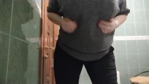 Public hot play on toilet Sexy bbw