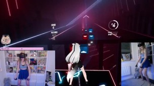 GAMER GIRL GETTING SWEATY IN BEAT SABER (SHYPHOEBE)
