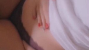 Caresses sur mon lit