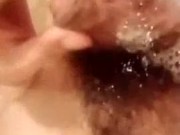 Куколд вонюша ущербно подрачивает в ванной скуля 5/16