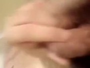 Куколд вонюша ущербно подрачивает в ванной скуля 8/16