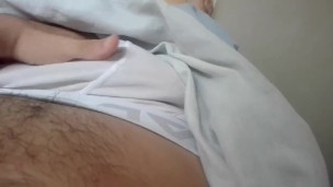 Mi polla se pone dura en las mañanas 