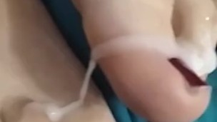 Mmmm mis pies bañados en esperma
