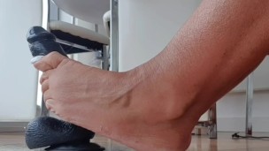 Little footwank tease