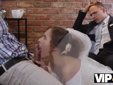 Un couple marié décide de vendre la chatte de sa mariée à bon prix