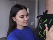 Занял сладкий ротик сводной сестрички 1/16