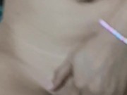 Joven latina de 18 años se excita cuando la masturbo y le encanta mi gran polla gruesa 7/16