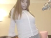 Showing you my little white panties唐人街探案2 片中出镜女主播 3/16