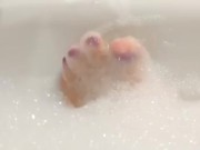 Soapy bath time toes! - Screenshot 3 of 16 - Toes