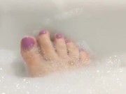 Soapy bath time toes! - Screenshot 5 of 16 - Fetish