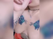 Chupando mi dedo como si fuera tu polla