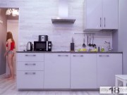 My18teens - Грудастая похотливая малышка трахает себя на кухне 1/16