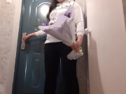 Расплатилась с доставщицей цветов аналингусом и кунилингусом - lesbian_illusion 1/16