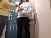 Расплатилась с доставщицей цветов аналингусом и кунилингусом - lesbian_illusion 3/16