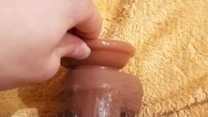 Русский парень с резиновым другом