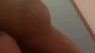 Casal de lésbicas trans e fem tesoura é pego