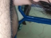 Mi novia me chupa mi gran polla y mis testículos y luego me cabalga como una perra 9/16