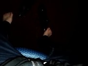 Артем ноги дрочит ногами сам себе лижет ноги self suck autofellatio self footjob
