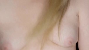 T-girl Jerks her Clitty in New Toy