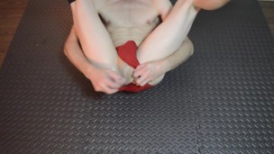 Cam Crest Gapes his Hole